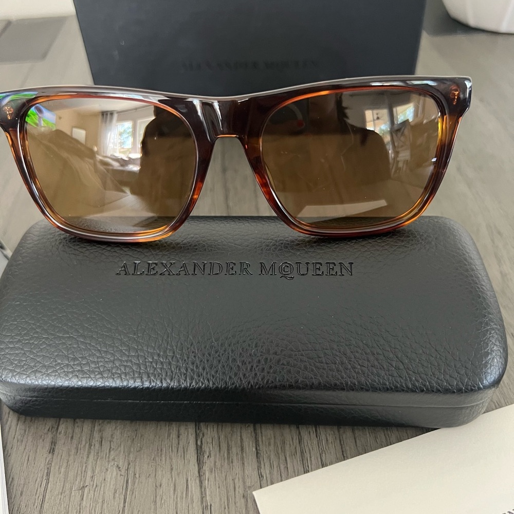 Alexander McQueen AM0112S  Flattop Sunglasses